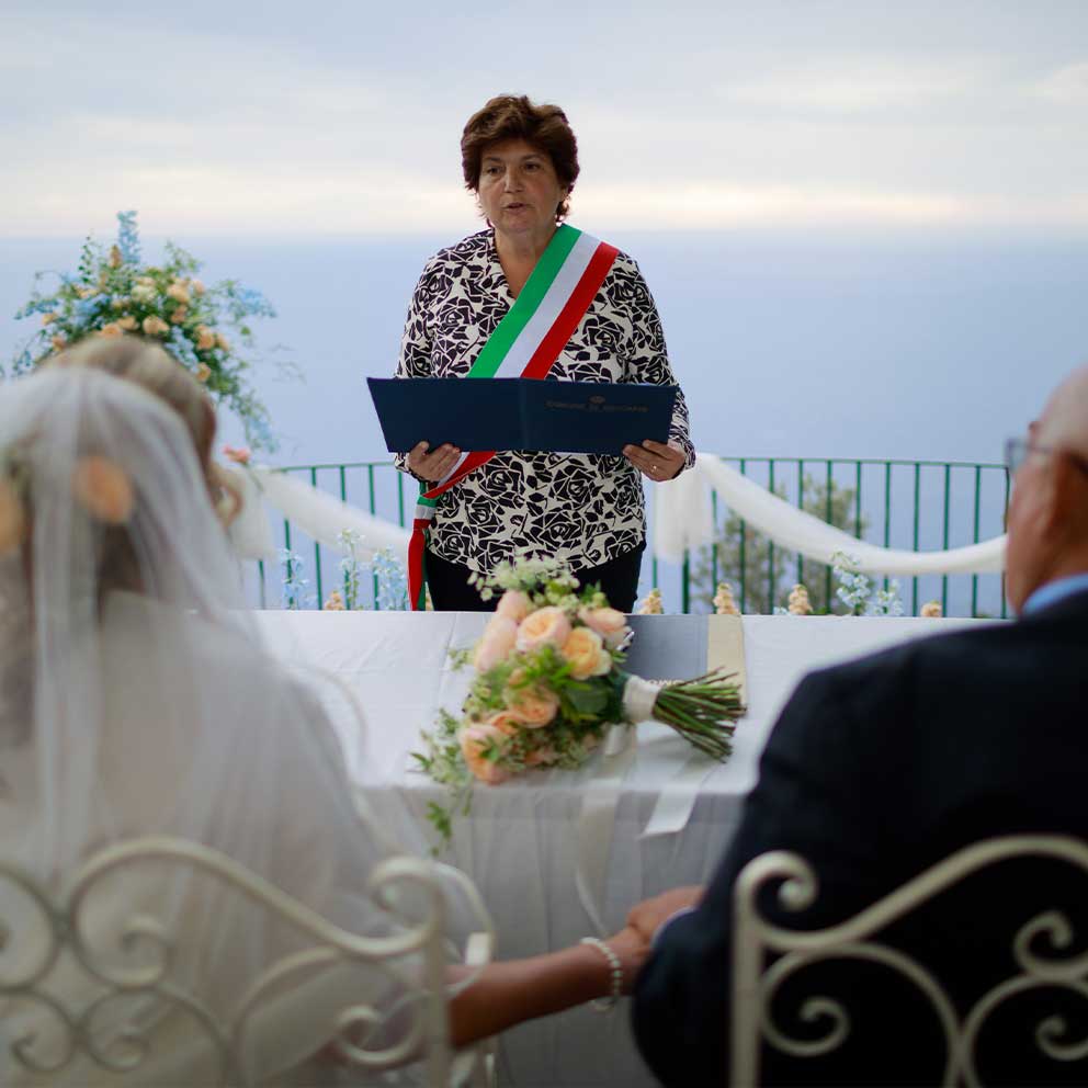 https://www.caprimydaywedding.com/wp-content/uploads/2023/11/adempimenti-burocratici.jpg